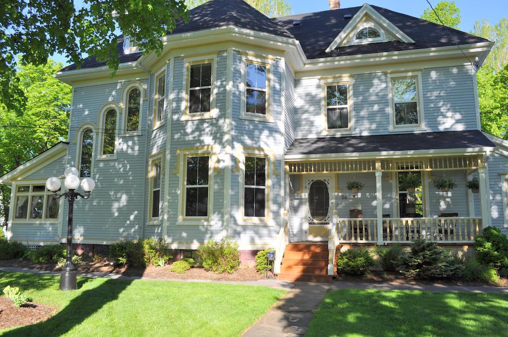 Summerside Inn Bed And Breakfast Exterior photo