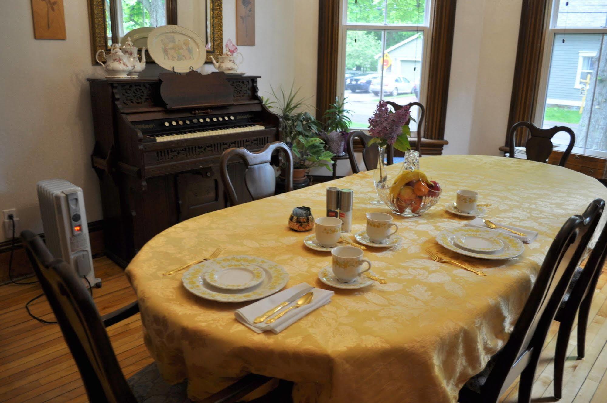 Summerside Inn Bed And Breakfast Exterior photo